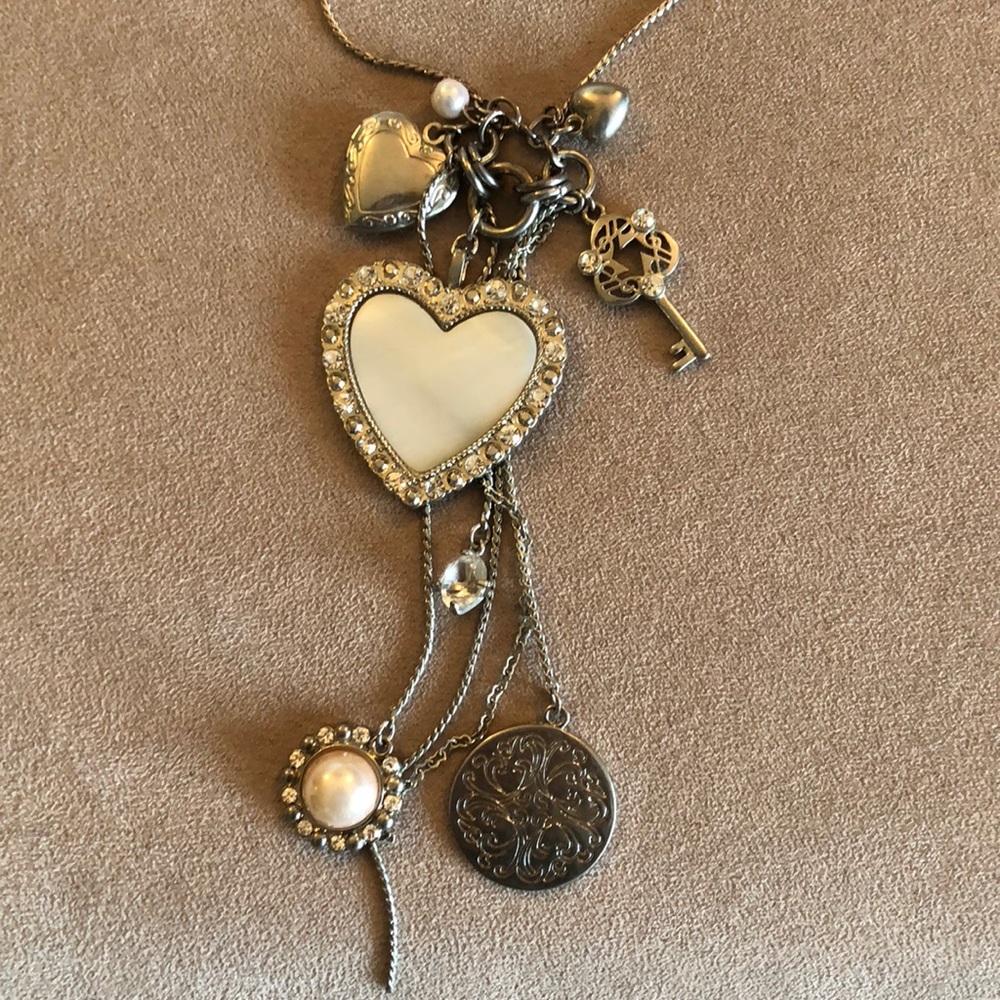 Guess long & dangly heart necklace